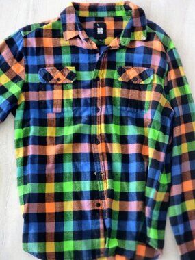 Extremely cool checkered button up long sleeve shirt